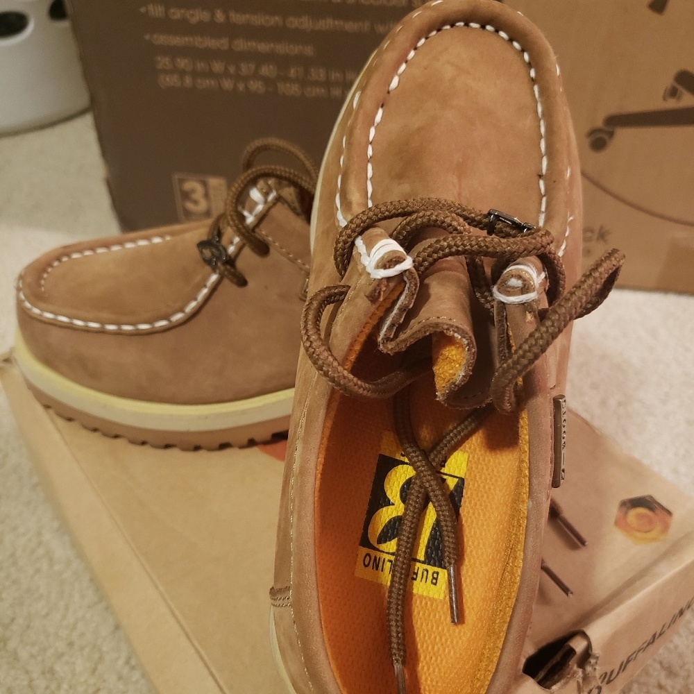 B boots - Picture 2 of 5